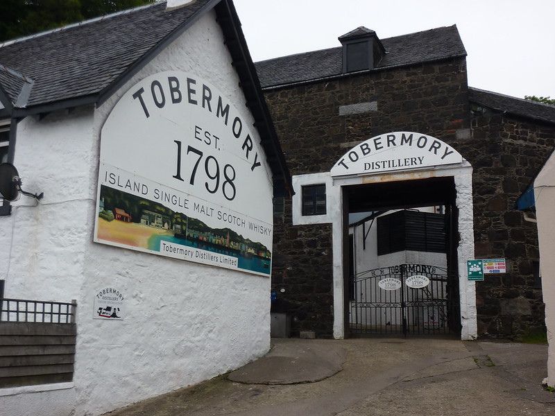 Tobermory distillery entrance